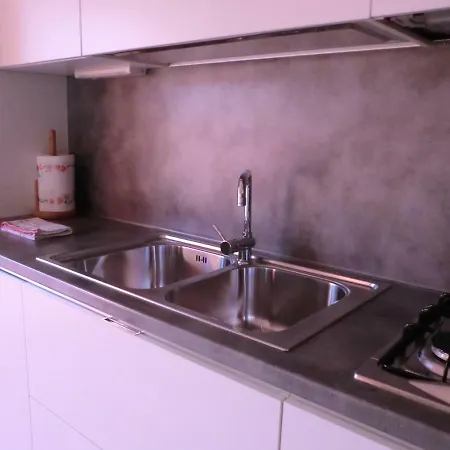 L&r Apartment, Comodo E Riservato Apartament *
