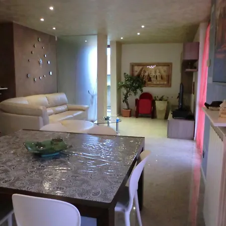 Apartmán L&r Apartment, Comodo E Riservato